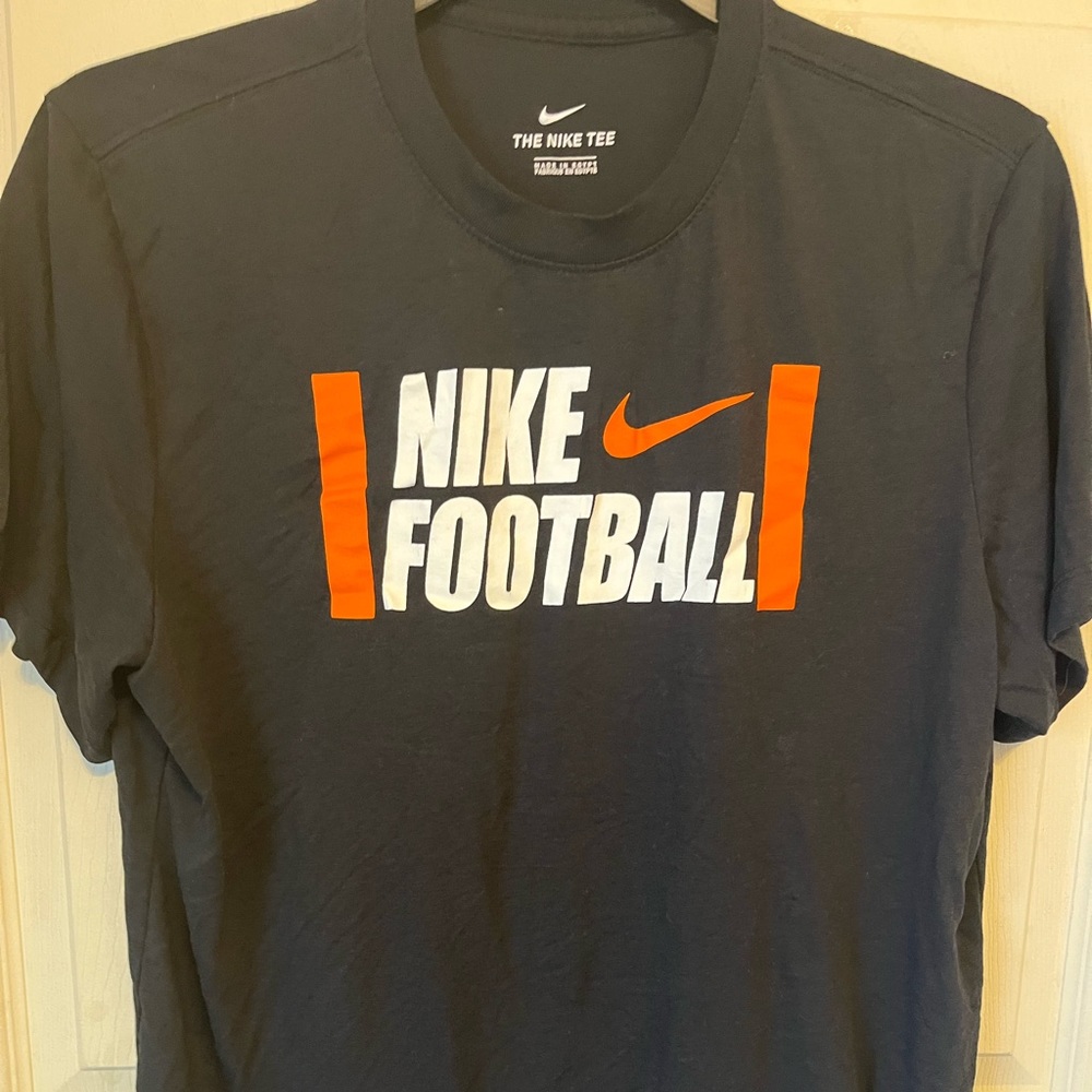 Nike football men’s xxl logo t shirt